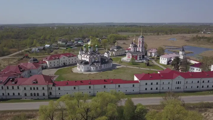 Ростов великий: Ростов Великий: Спасо-Яковлевский Димитриев монастырь с дрона