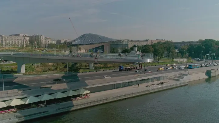 Москва: Парящий мост в парке «Зарядье»