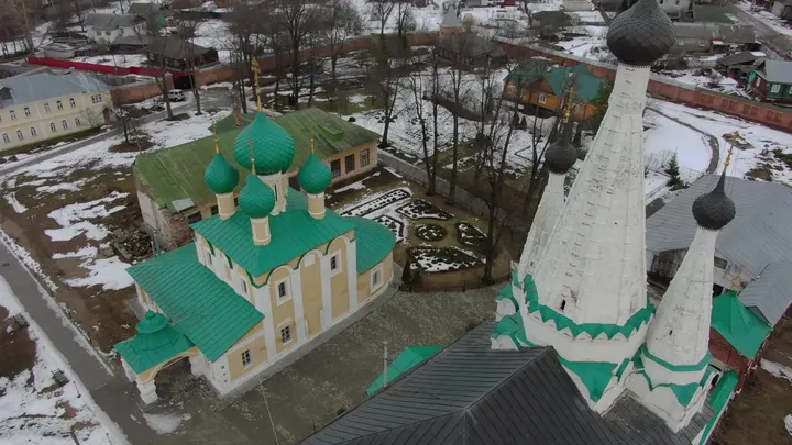 Углич с высоты: Алексеевский монастырь зимой