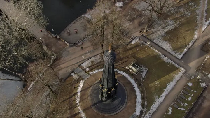 Смоленск: Памятник защитникам Смоленска 4–5 августа 1812 года с высоты