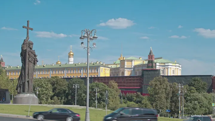 Москва: Московский Кремль и памятник князю Владимиру