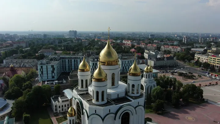 Калининград: воздушный вид на Храм Христа Спасителя
