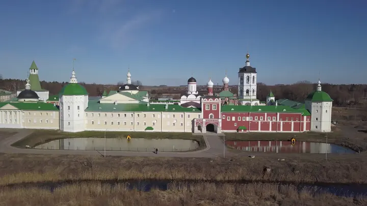 Борисоглебский монастырь в Дмитрове с высоты