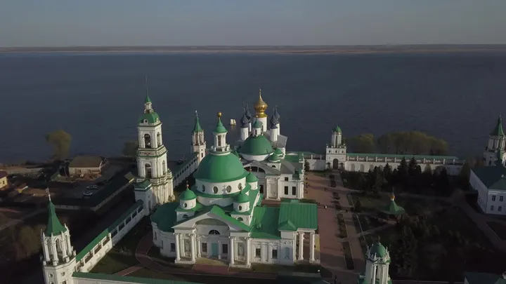 Ростов великий: Ростов Великий: Спасо-Яковлевский Димитриев монастырь у озера Неро