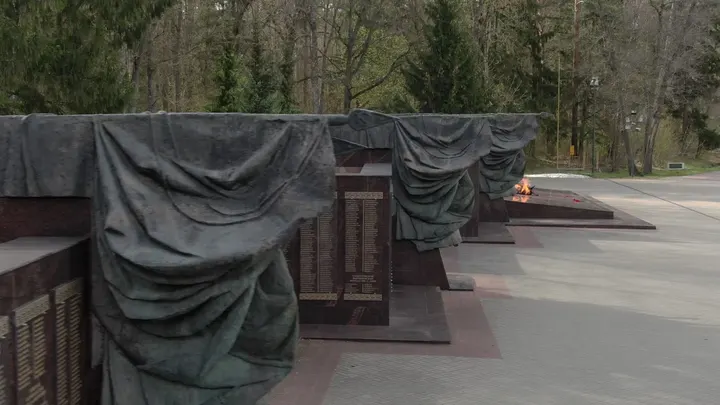 Брянск: Мемориальный комплекс «Партизанская поляна»