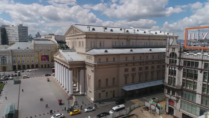Москва: Большой театр над Театральной площадью