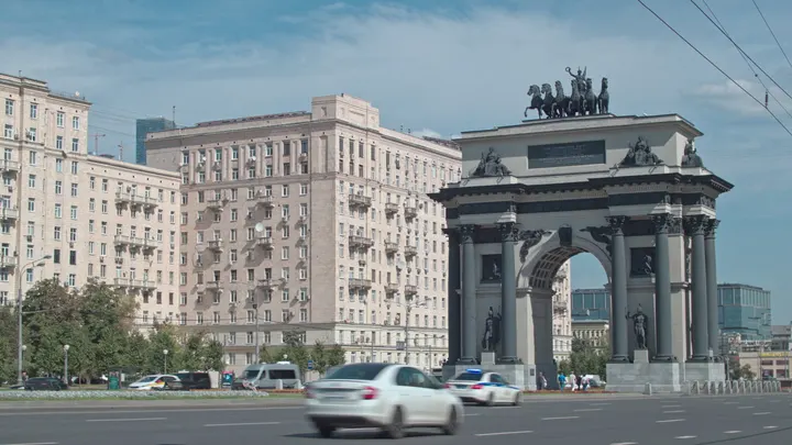 Москва: Триумфальная арка на Кутузовском проспекте