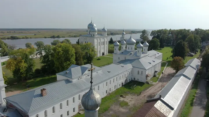 Великий Новгород, Свято-Юрьев монастырь над Волховом