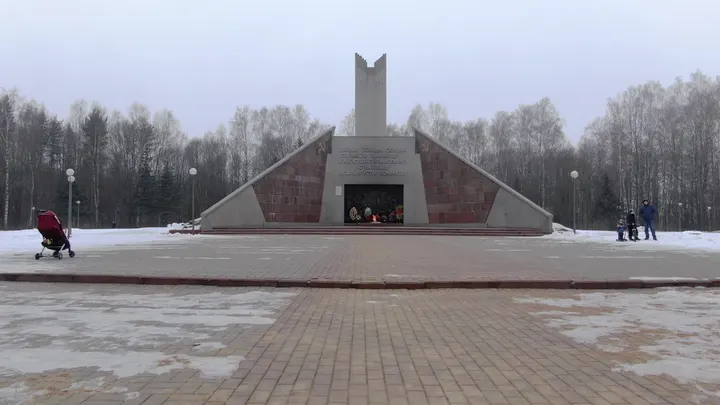 Военный мемориал зимой в Смоленске