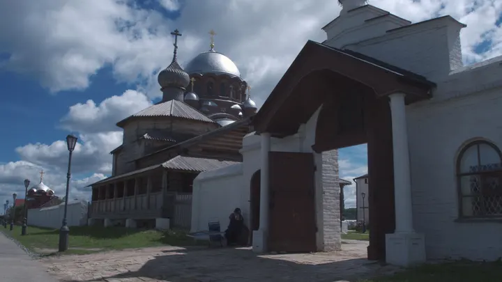 Православная церковь с куполами в Казани