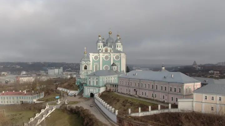Успенский кафедральный собор в Смоленске с высоты