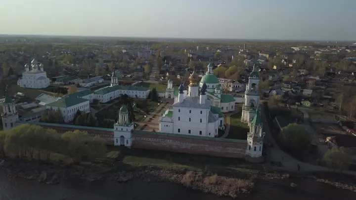 Ростов великий: Спасо-Яковлевский Димитриев монастырь с высоты