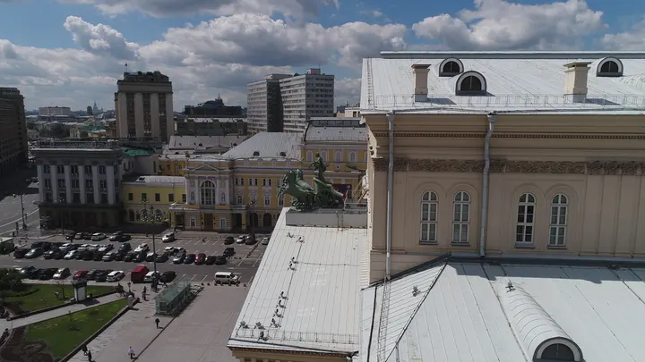 Москва: Большой театр в Москве: аэросъёмка квадриги Аполлона