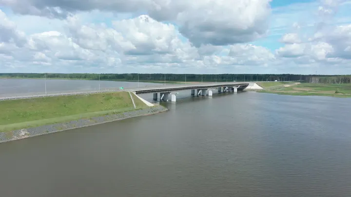 Трасса М11: Мост трассы М-11 через Иваньковское водохранилище с высоты