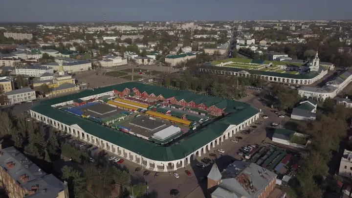 Кострома с высоты: Красные торговые ряды в центре города