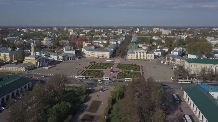 Кострома: Сусанинская площадь с веерным сквером