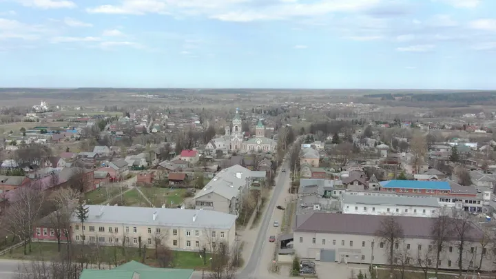 Можайск: Аэросъёмка городской застройки и храма в Можайске
