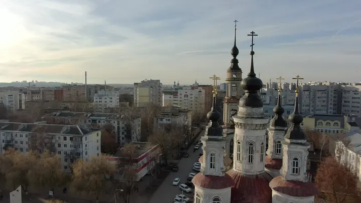 Калуга: аэросъёмка православного храма с колокольней