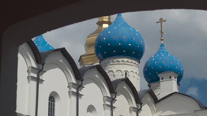 Казань, Петропавловский собор с голубыми куполами