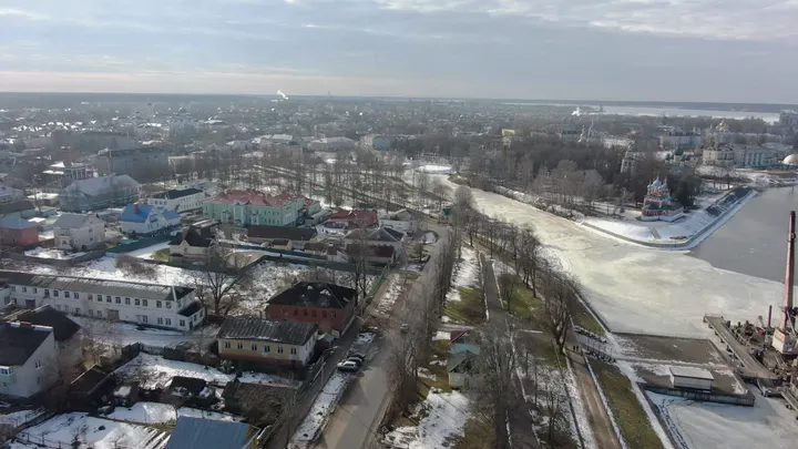 Углич зимой: панорама города с дрона