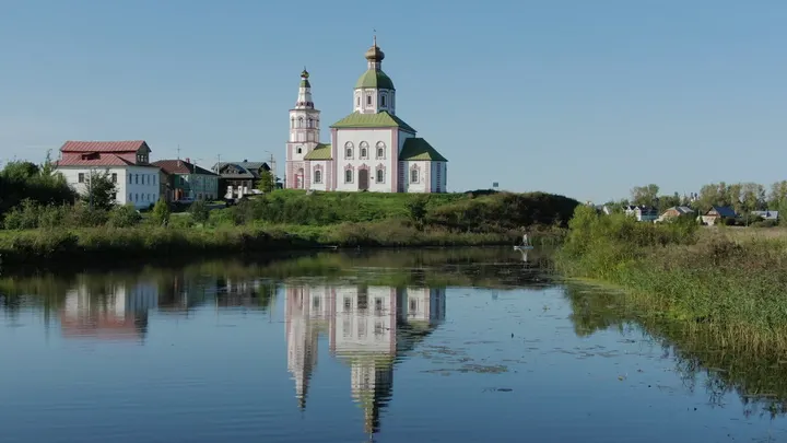 Ильинская церковь с отражением в Каменке, Суздаль