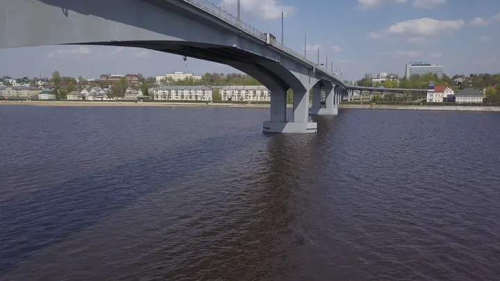Кострома: мост через Волгу и городская панорама