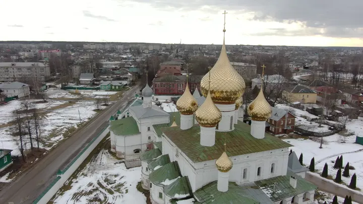Углич с высоты: Воскресенский монастырь на Волге