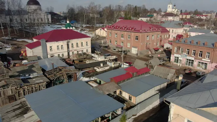 Музей ретротехники «Старый гараж» в Мышкине с дрона