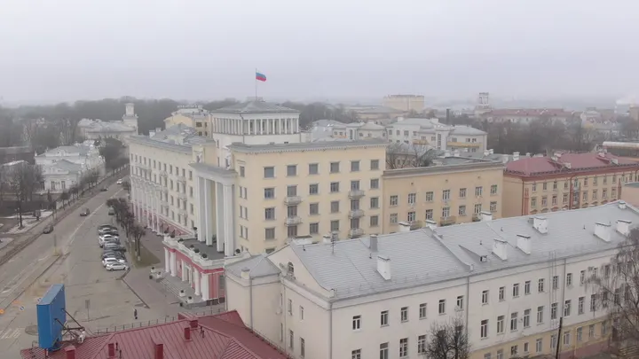 Смоленск с высоты: центральный квартал в пасмурную погоду