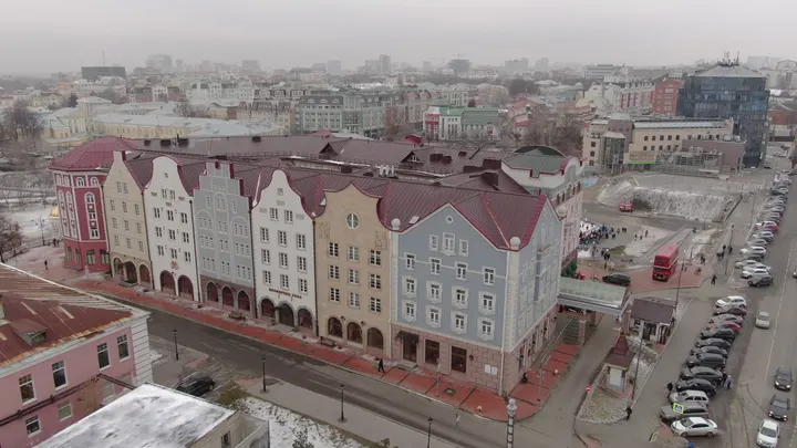 Рязань зимой: городской ледовый каток и разноцветный фасад