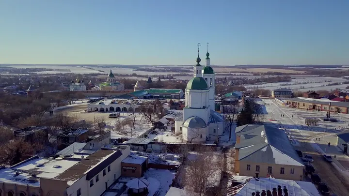 Зарайск зимой: Троицкая церковь (краеведческий музей) с высоты