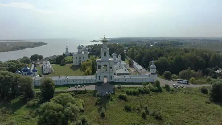Великий Новгород: Свято-Юрьев монастырь с высоты