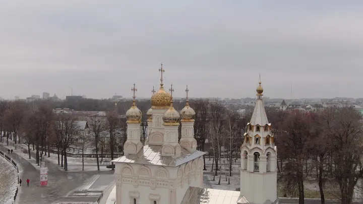 Церковь Спаса на Яру в Рязани зимой с дрона