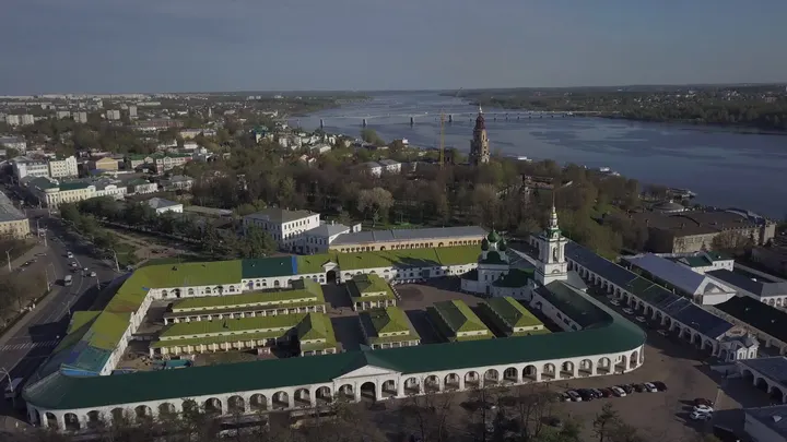 Кострома — Красные торговые ряды и панорама Волги
