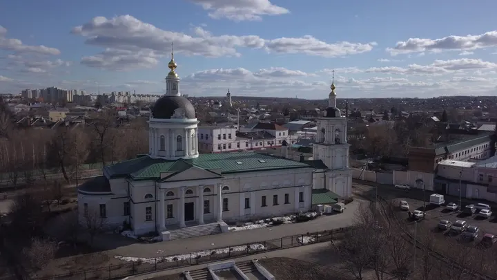 Коломна: Церковь Иоанна Богослова и колокольня