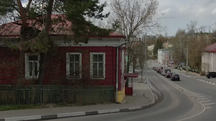 Волоколамский кремль и улица исторического центра с высоты