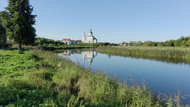 Ильинская церковь в Суздале: отражение в Каменке