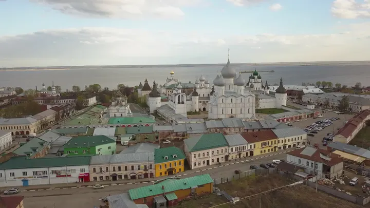 Ростов великий: Ростов Великий: Ростовский кремль с высоты над озером Неро