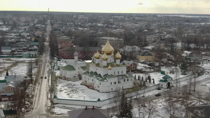 Алексеевский монастырь зимой в Угличе