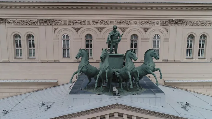Москва: Большой театр — воздушный пролёт