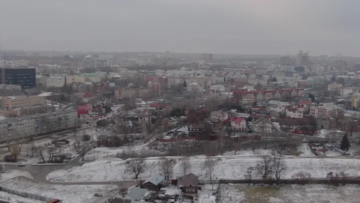 Рязань зимой — панорама городской застройки с дрона