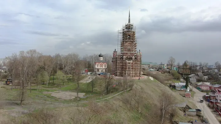 Можайск: Можайск с высоты: Ново-Никольский собор и городская панорама