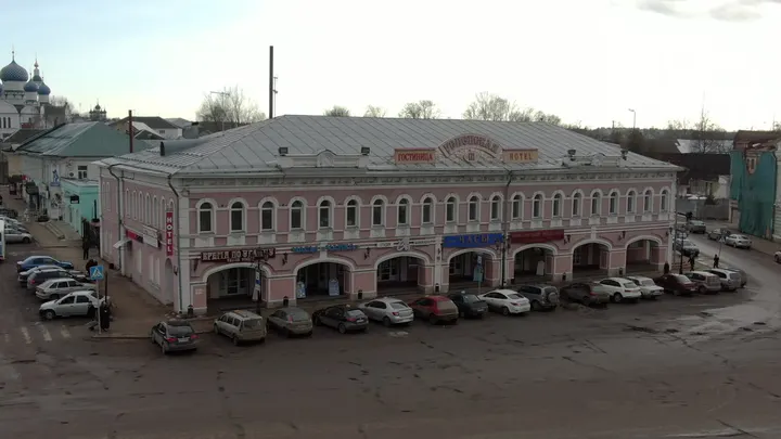 Углич с дрона: торговые ряды и Спасо-Преображенский собор